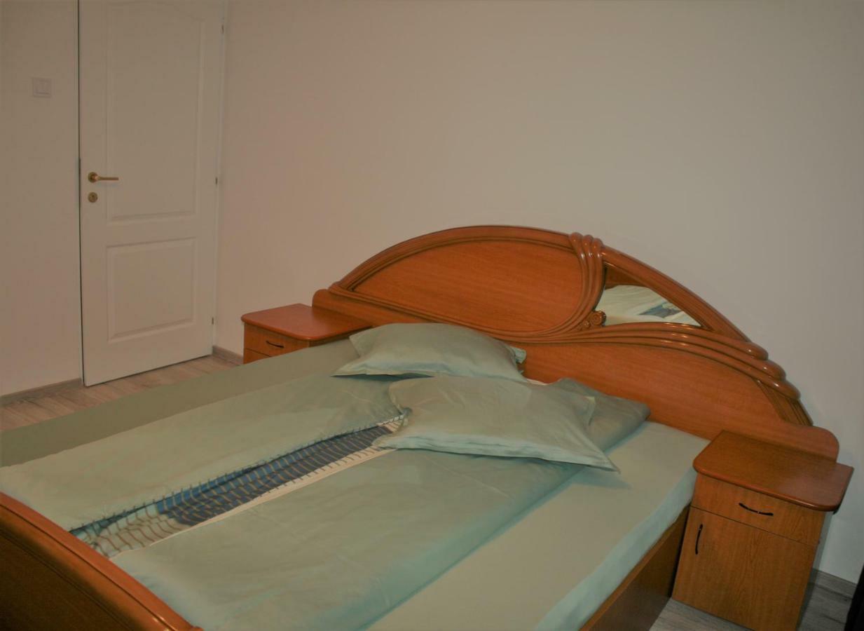 Casa Peterfi Apartment Targu-Mures Bagian luar foto